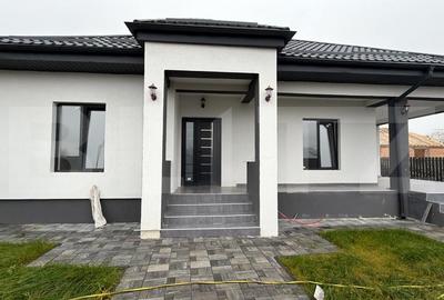 Casa individuala la cheie, 210.000 € negociabil - 1