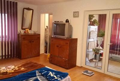 Casă cu Teren 1800 Mp în Grajduri