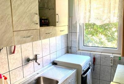 Apartament de vanzare, cu 3 camere, zona 7 Noiembrie - 8