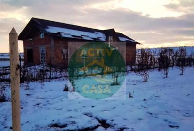 Casa de vanzare la doar 12 km de Roman - 2