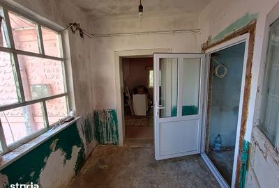 Casă cu 2 camere cu Teren 230 Mp în Central - 2