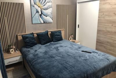 Apartament cu 3 camere decomandat, mobilat în Soarelui
