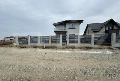 Casă cu 4 camere cu Teren 339 Mp în Central - 9