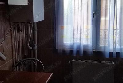 Particular inchiriez apartament 3 camere cf. 1