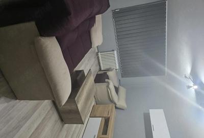 Apartament cu 3 camere decomandat în Girocului