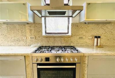 Casă cu 8 camere cu Teren 652 Mp în Sisești - 5