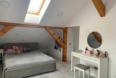 Proprietate 5 camere, suprafata  totala 600mp,oferita spre vanzare in Sura Mica. Proprietate 5 camere, suprafata  totala 600mp,oferita spre vanzare in Sura Mica. - 8