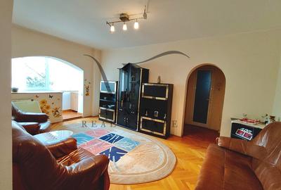 Apartament cu 3 camere semidecomandat, mobilat în Pantelimon - 1