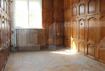 Spațiu comercial, de 1,557 mp, în Central - 8