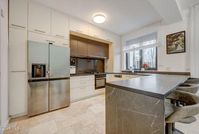 Casă cu 5 camere cu Canalizare în Pipera