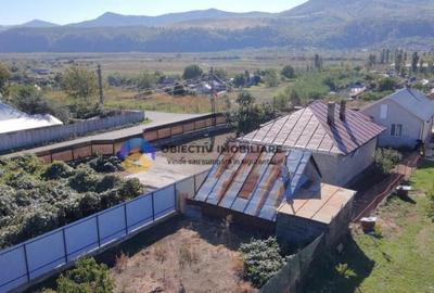 ???? Casa + Teren de Vanzare cu Vedere la Munte - 11