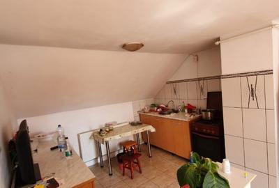 Casă cu 5 camere cu Teren 1080 Mp în Blejoi - 11