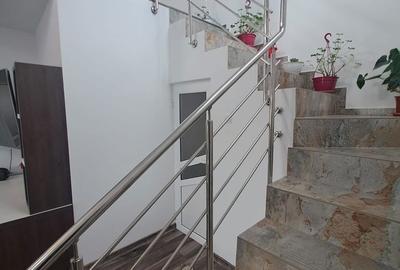 Casă cu 4 camere cu Teren 820 Mp în Voinești - 2