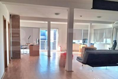 Casă cu 14 camere cu Teren 706 Mp în Soarelui - 5