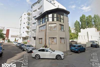 Casă cu 6 camere cu Canalizare în Victoriei