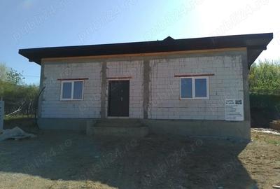 Casă cu 3 camere cu Teren 450 Mp în Central - 10