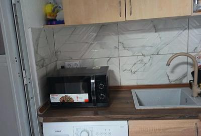 Garsonieră decomandată în Titan