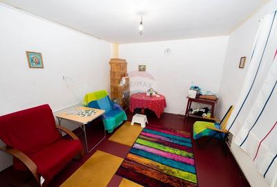 Vanzare casa 3 camere,  Piata 16 Februarie - 8