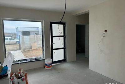 Casa parter , etaj , zona selgros strada macului - 3