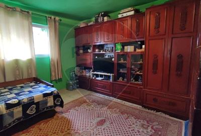 Casa cu 4 camere si teren de vanzare in com. Husasau de Tinca/Fonau