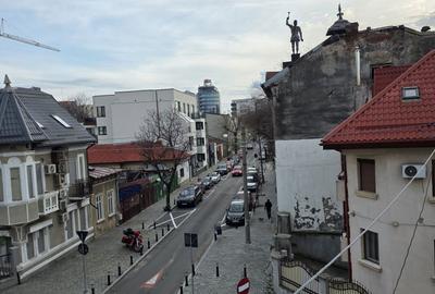 Apartament cu 3 camere semidecomandat în Moșilor - 1