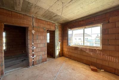 Duplex cu 3 camere cu Canalizare în Moșnița Nouă - 3