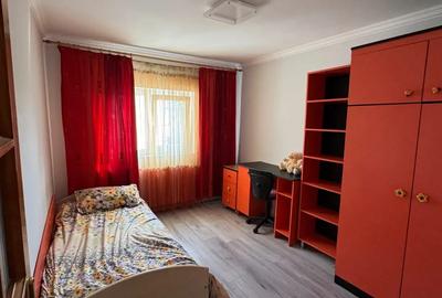 Apartament cu 3 camere de inchiriat Radauti, zona centrala ?i parcare proprie - 4