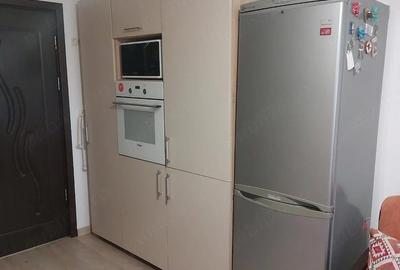 Apartament cu 3 camere decomandat în Km 4 - 4