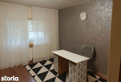 Apartament cu 4 camere decomandat în Central - 1