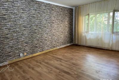 Apartament cu 3 camere Decomandat -Parter - 4
