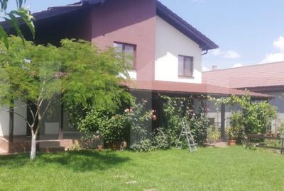 Casă cu 5 camere cu Teren 780 Mp în Șag