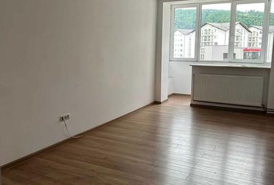 Apartament cu 4 camere semidecomandat în Gura Humorului - 9