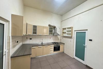 Casă individuală cu 4 camere cu Canalizare în Central - 9