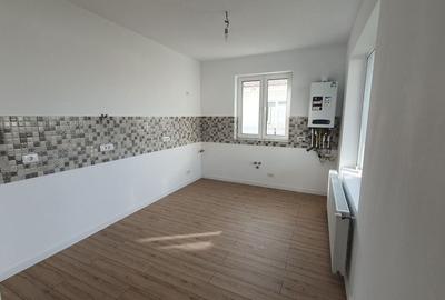 Casa dintre lacuri, Crevedia, cartier nou. - 6