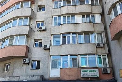 Apartament cu 2 camere decomandat în Obor