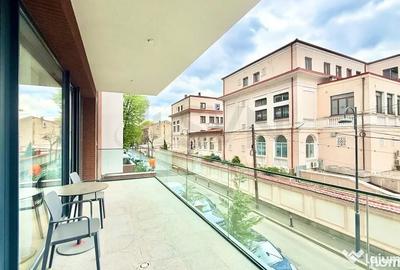 Apartament cu 4 camere decomandat în Central