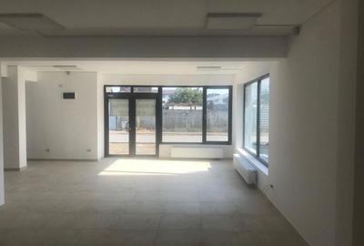 Spațiu comercial, de 60 mp, în Central - 7
