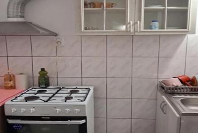 Garsonieră zona Far  mobilată utilată - 250 e - 2