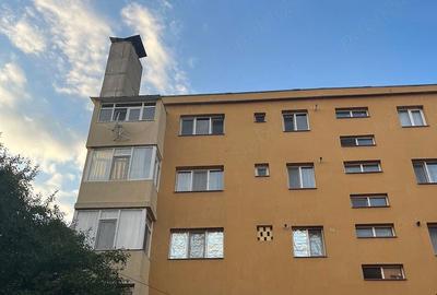 Apartament cu 2 camere semidecomandat în Central - 1