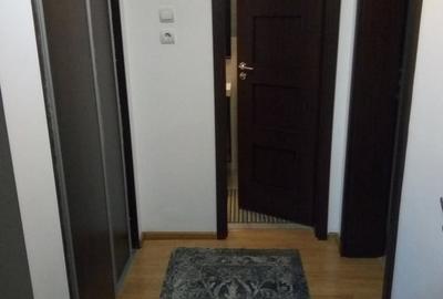 Apartament cu 3 camere semidecomandat în Teiul Doamnei - 1