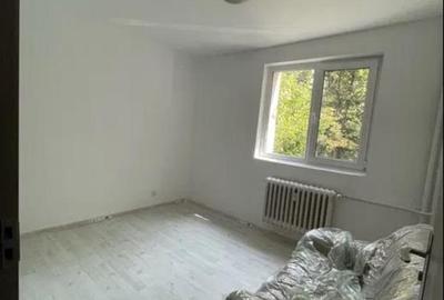 Apartament 2 camere decomandat, Podu Ros - etaj 1 - 3