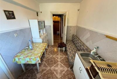 Apartament 3 camere, 1 boxa, zona Centrala , etaj 4 - 2