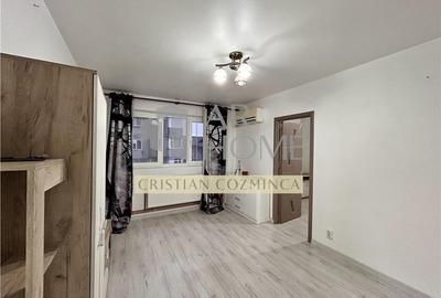 Apartament cu 3 camere semidecomandat în Mihai Bravu