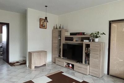 Apartament cu 3 camere decomandat în Găvana - 1
