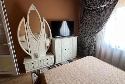 Apartament cu 2 camere în CET - 8
