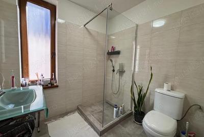 Casă cu 4 camere în Central - 2