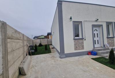 Duplex cu 3 camere cu Canalizare în Central - 5