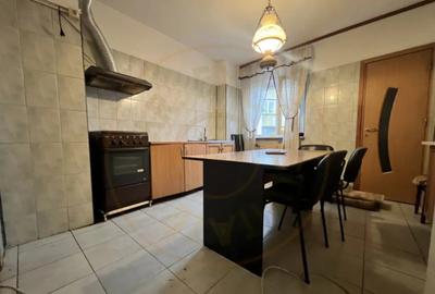 Apartament cu 3 camere decomandat în Ultracentral