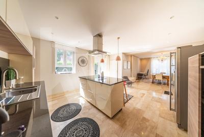 Vila cu 5 dormitoare si gradina generoasa, perfecta pentru familia ta! - 12