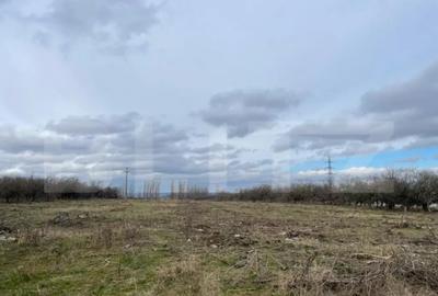 Teren de 3400 mp, în Central